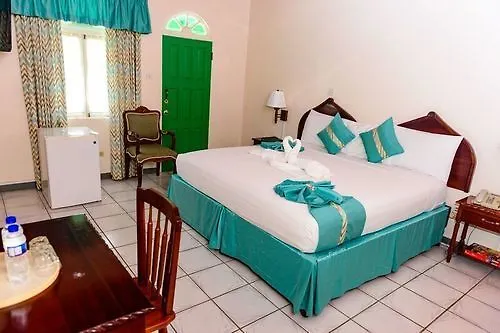 Villa Sonate Runaway Bay Hotel
